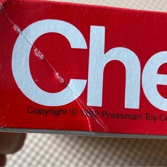 Vintage 1982 Checkers game. Made in USA. SEALED. Damaged box - Picture 2 of 16